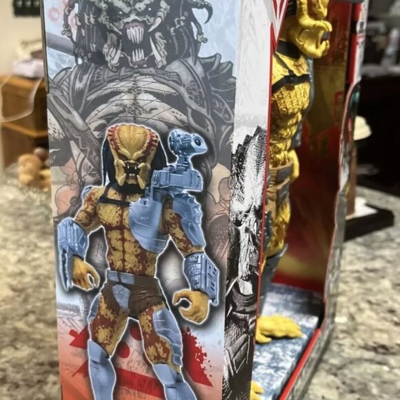 NEW IN BOX PREDATOR SUPER HUNTER 12" ACTION FIGURE - Picture 3 of 6